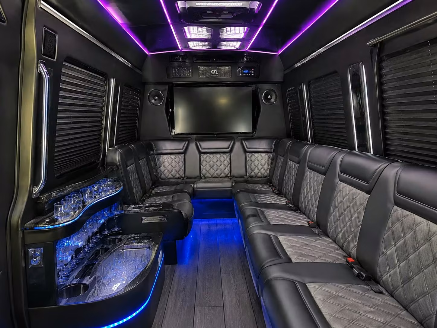 day of wedding shuttle logistics in new braunfels made simple