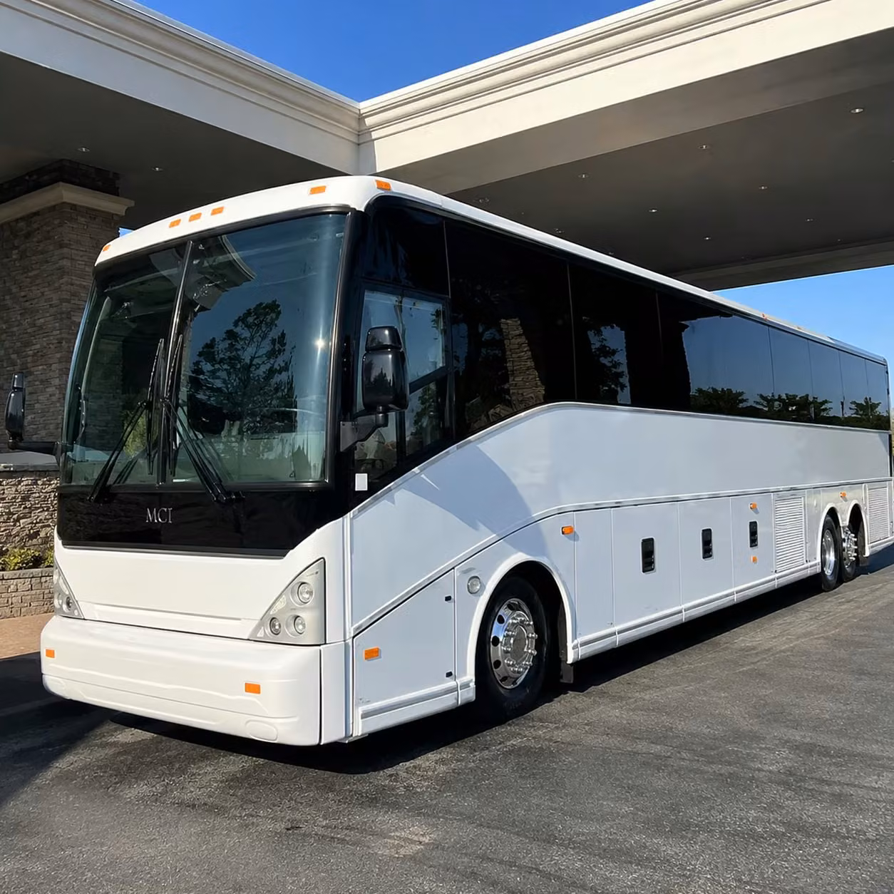 new braunfels groups flying out of san antonio here s how airport drop offs work